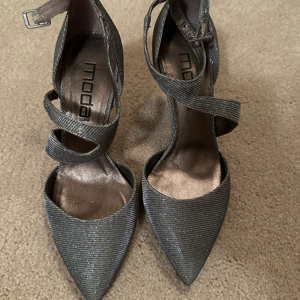 Moda Silver Textured Heels